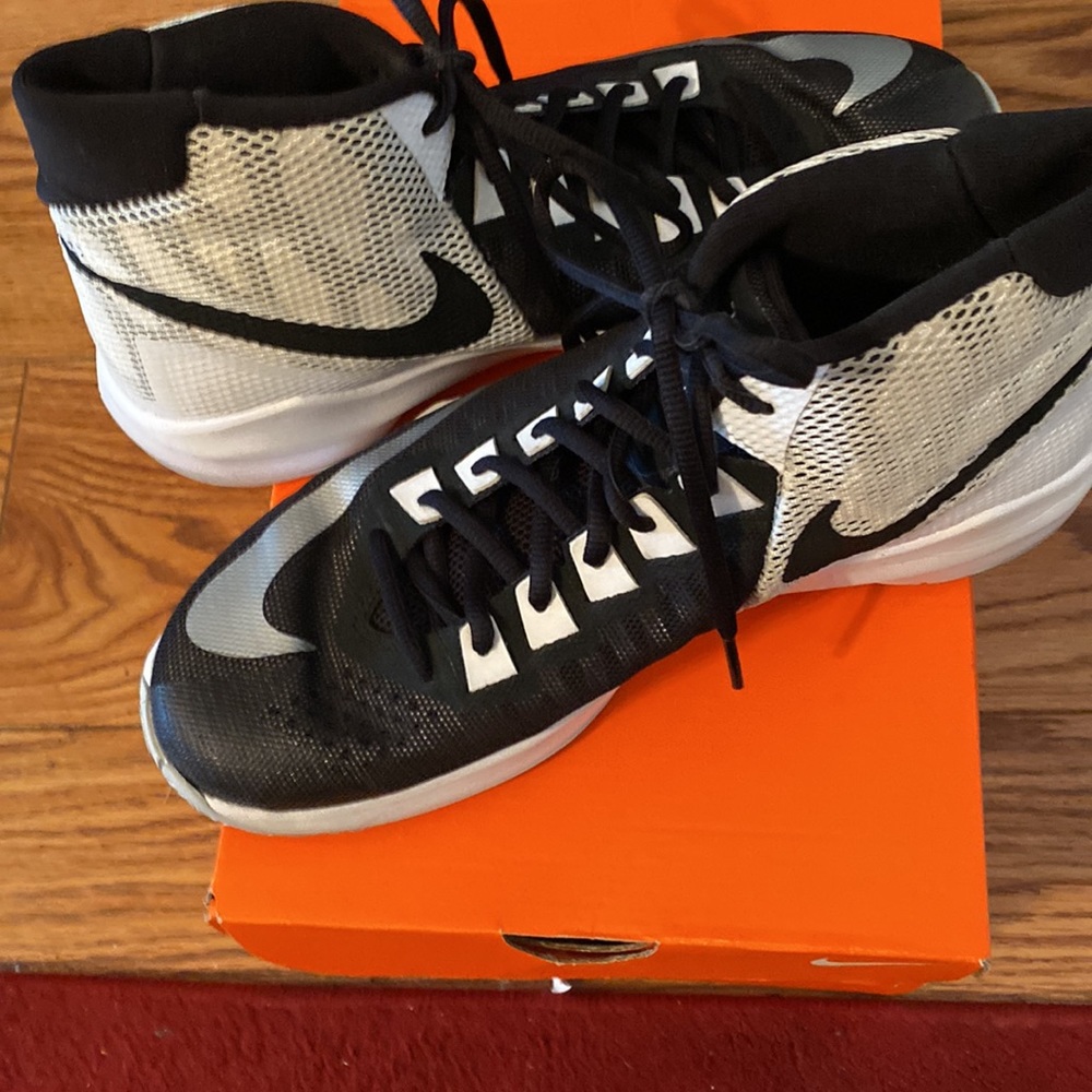 Nike Zoom Devosion Basketball Shoes US 7.5 M